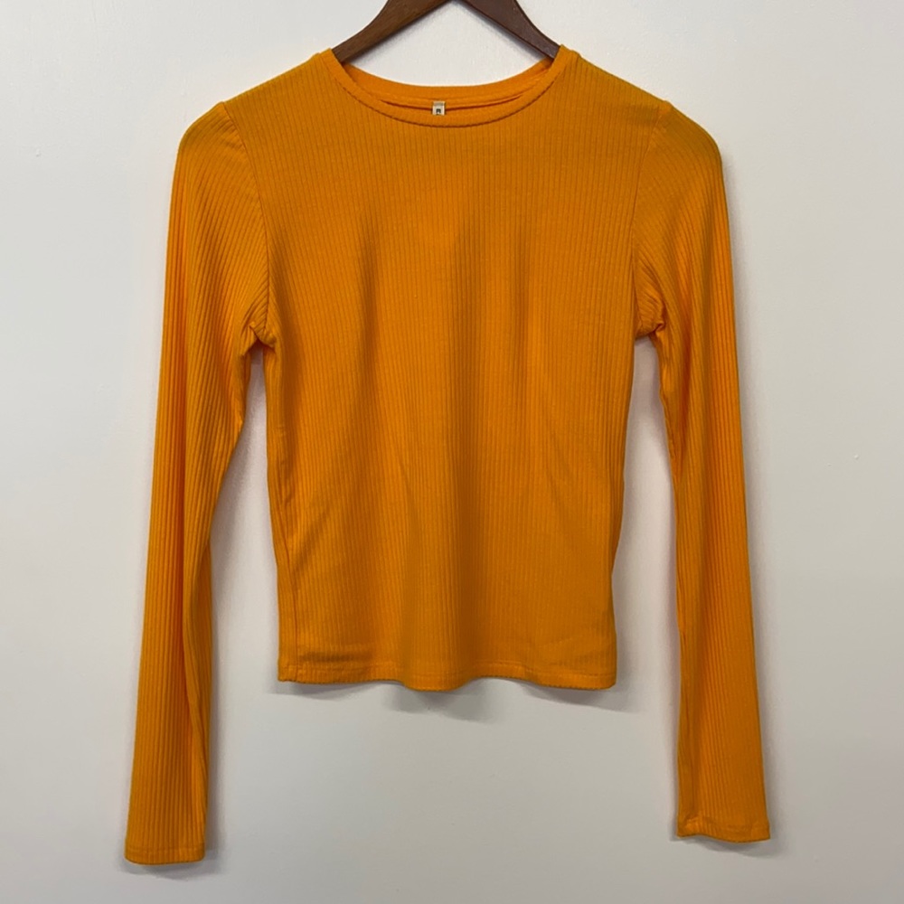 Emma & Sam Long Sleeve cropped fitted ribbed top